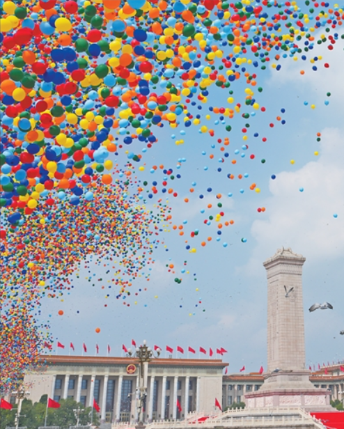 广升网 纪念大会现场放飞的8万只气球去哪儿了?